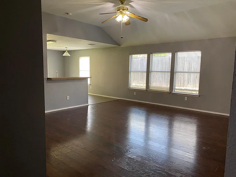 5622 Hunters Bend Ln — Photo 7