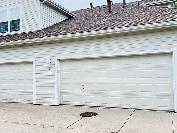 5th image of 8300 Fairmount Dr #104