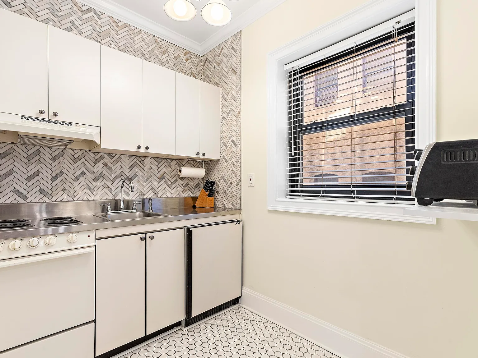 Studio, 1.0 bath, 453 sqft, $2,600 — Photo 4