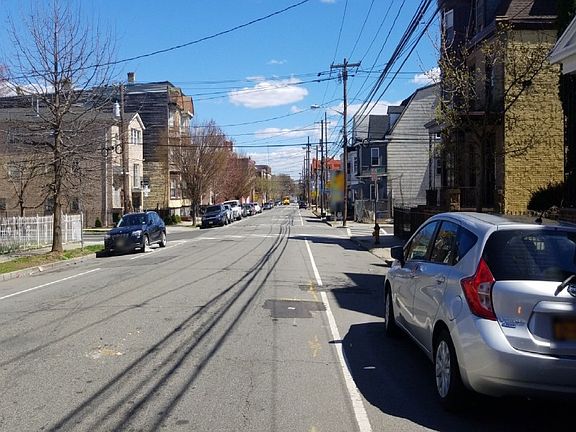 4th image of 339 Sussex Ave