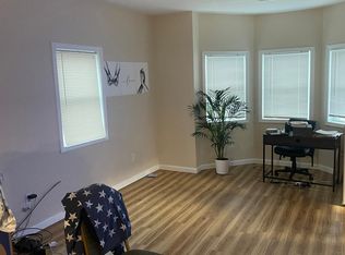 4 Farwell St APT 2, Worcester, MA 01605