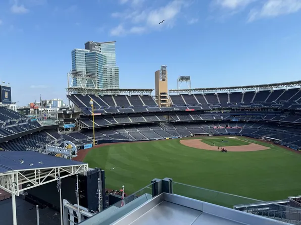 325 7th Ave Unit 1701, San Diego, CA 92101