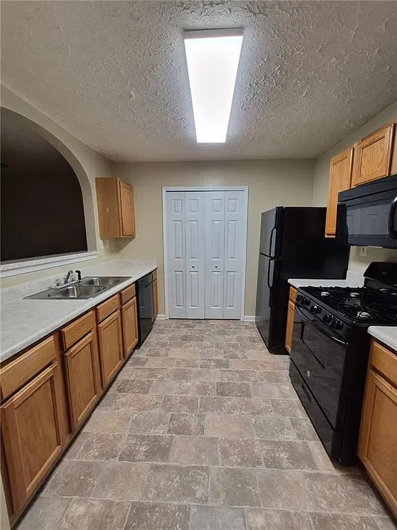 2 bed, 2.5 bath, 1350 sqft, $1,450 — Photo 1