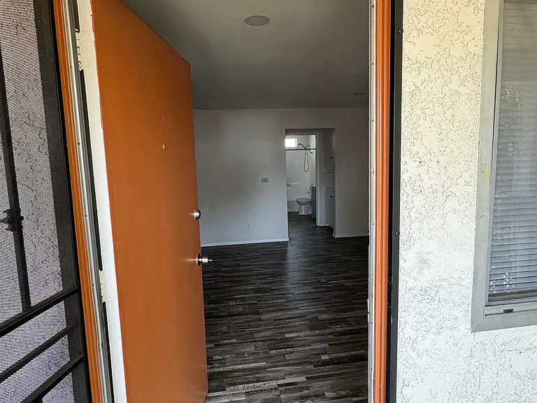 9023 Campo Rd — Photo 10