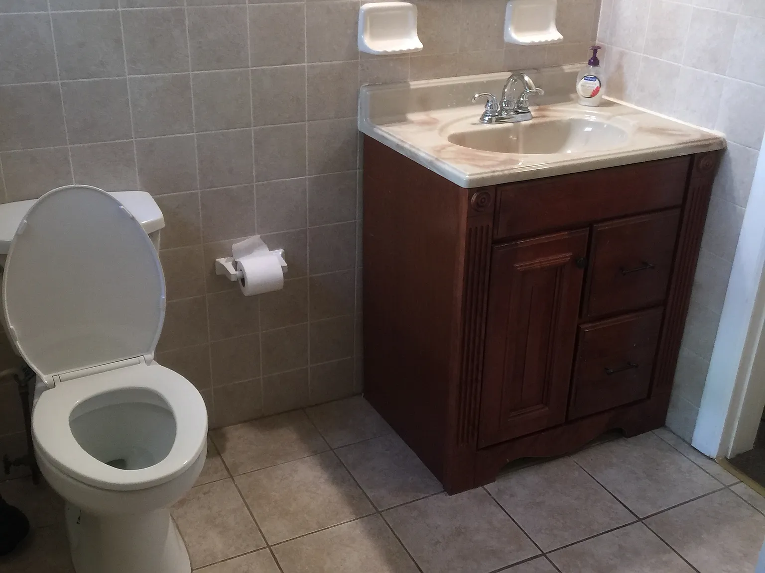 3 bed, 1260 sqft, $1,800 — Photo 1