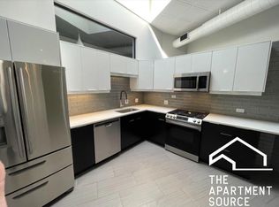 300 N Ogden Ave #3, Chicago, IL 60607