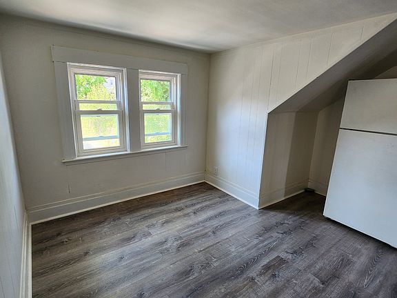3rd image of 249 Washington St APT 6