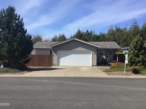 155 SE Whalesong Dr, Depoe Bay, OR 97341