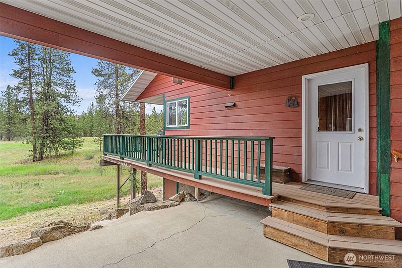 3rd image of 40048 Cayuse Cove E