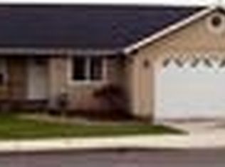 409 Phyllis Dr, Eagle Point, OR 97524