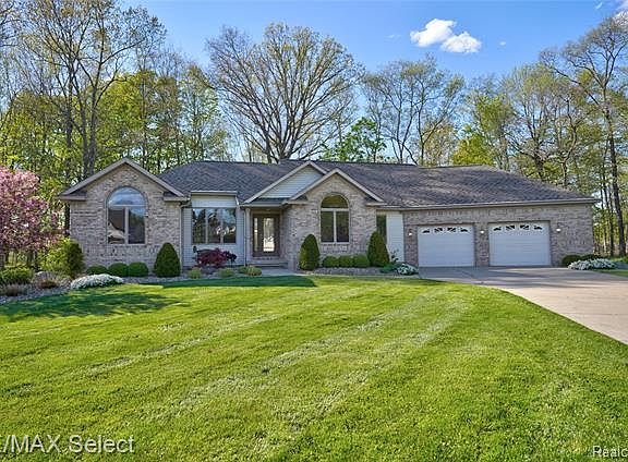 2nd image of 9119 Woodridge Ct