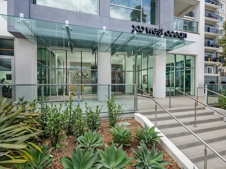 200 West Ocean Lobby