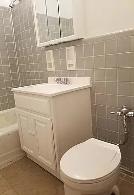 Rented by AYD Realty Inc | media 3