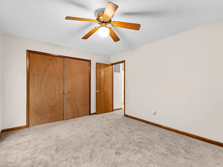934 Welsh Ln — Photo 27