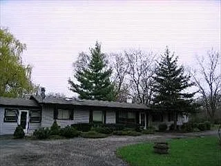 1921 Cranbrook Rd photo 1