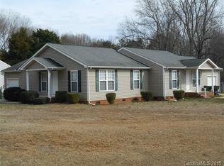 7800 Rainbow Dr, Charlotte, NC 28227