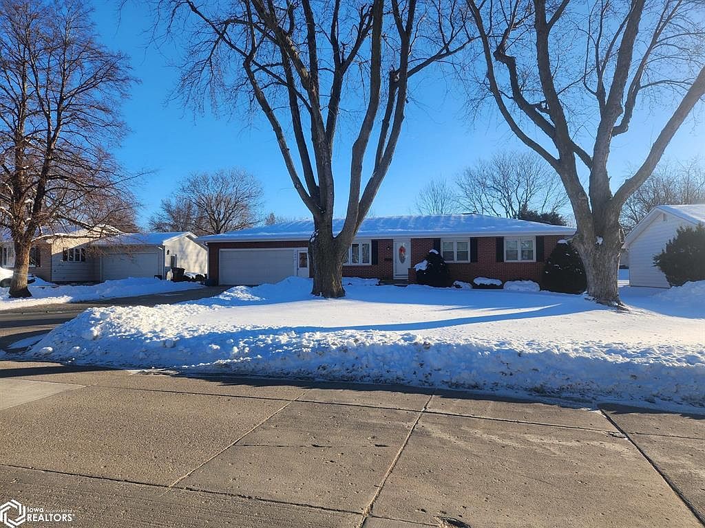 1846 N Main St, Carroll, IA 51401 Zillow