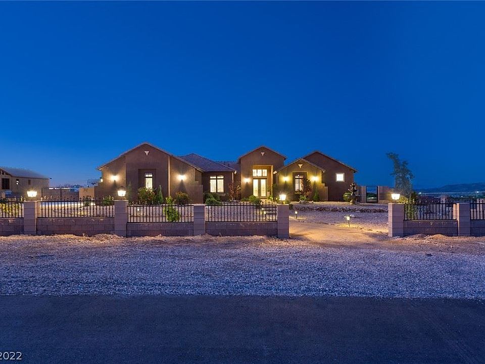 1st image of 490 E Paradise Hills Dr