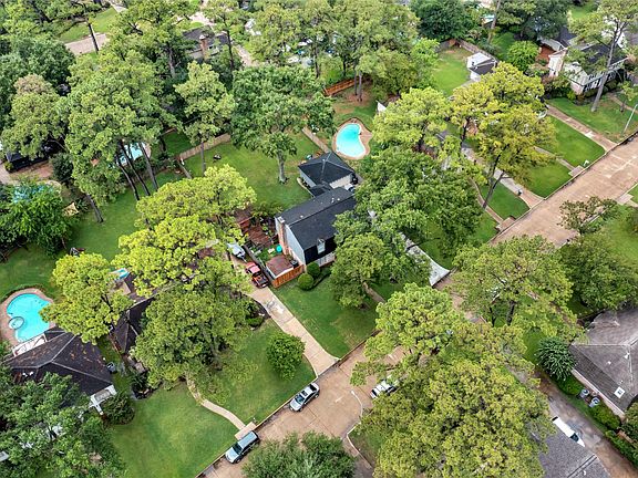 4th image of 10711 Brentway Dr