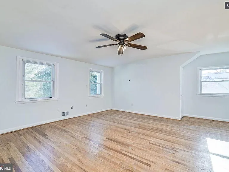 9913 Old Georgetown Rd — Photo 35