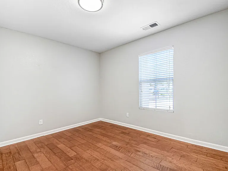 25629 Driftview Cir — Photo 12