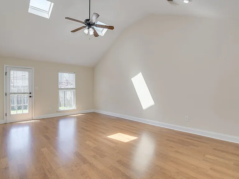 804 Bryan Cir — Photo 12