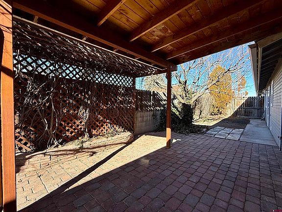 2nd image of 1428 E Montezuma Avenue