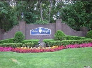 109 Birchwood Rd #26, Medford, NY 11763