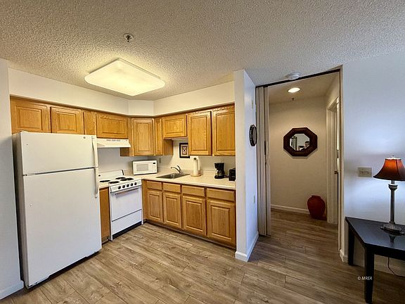 3rd image of 555 Highland Dr #330