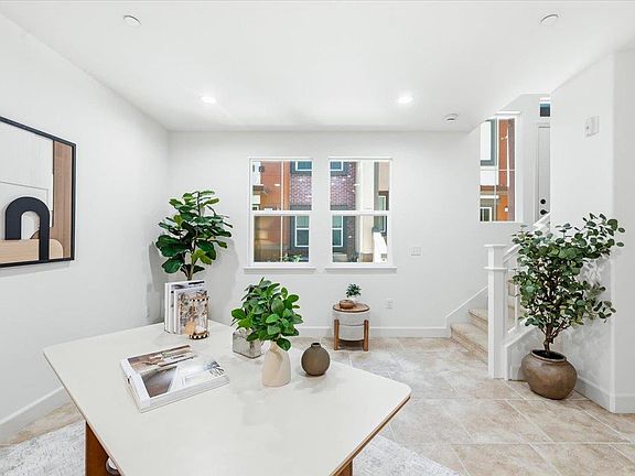 5th image of 1321 Lee Pl
