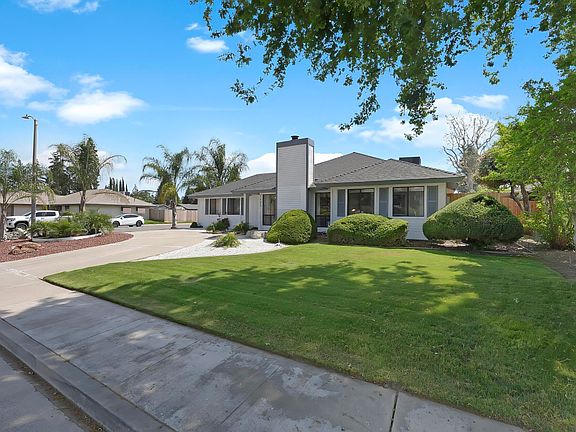 2nd image of 2323 E Hillcrest Avenue