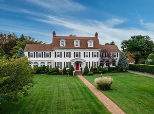 89 10th St, Garden City, NY 11530