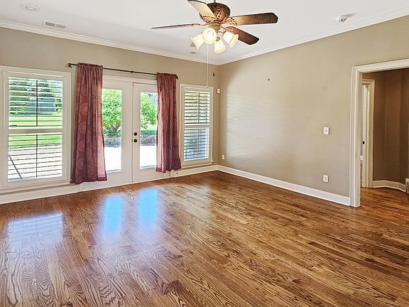3rd image of 8505 Lakeview Dr