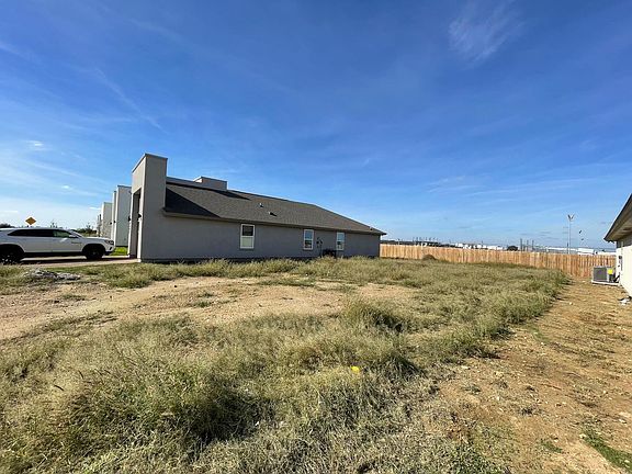 2nd image of 6804 El Jinete Dr