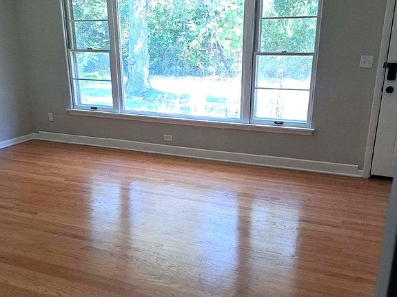 3rd image of 3108 Edina Blvd