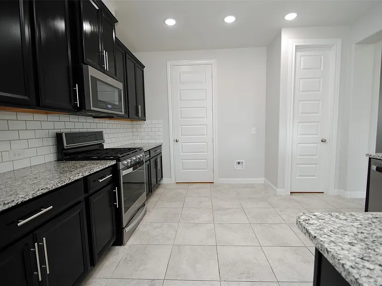 8834 Arch Rock Dr — Photo 17
