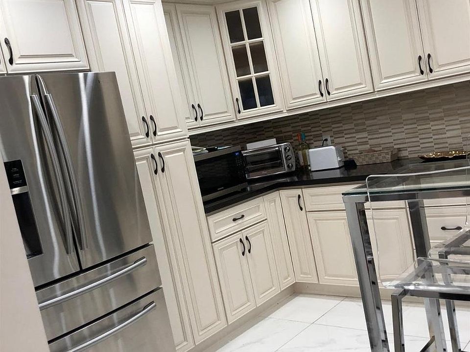 1st image of 422 E Harvard Rd APT C