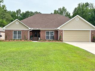 2 Amyden Ct, Laurel, MS 39443