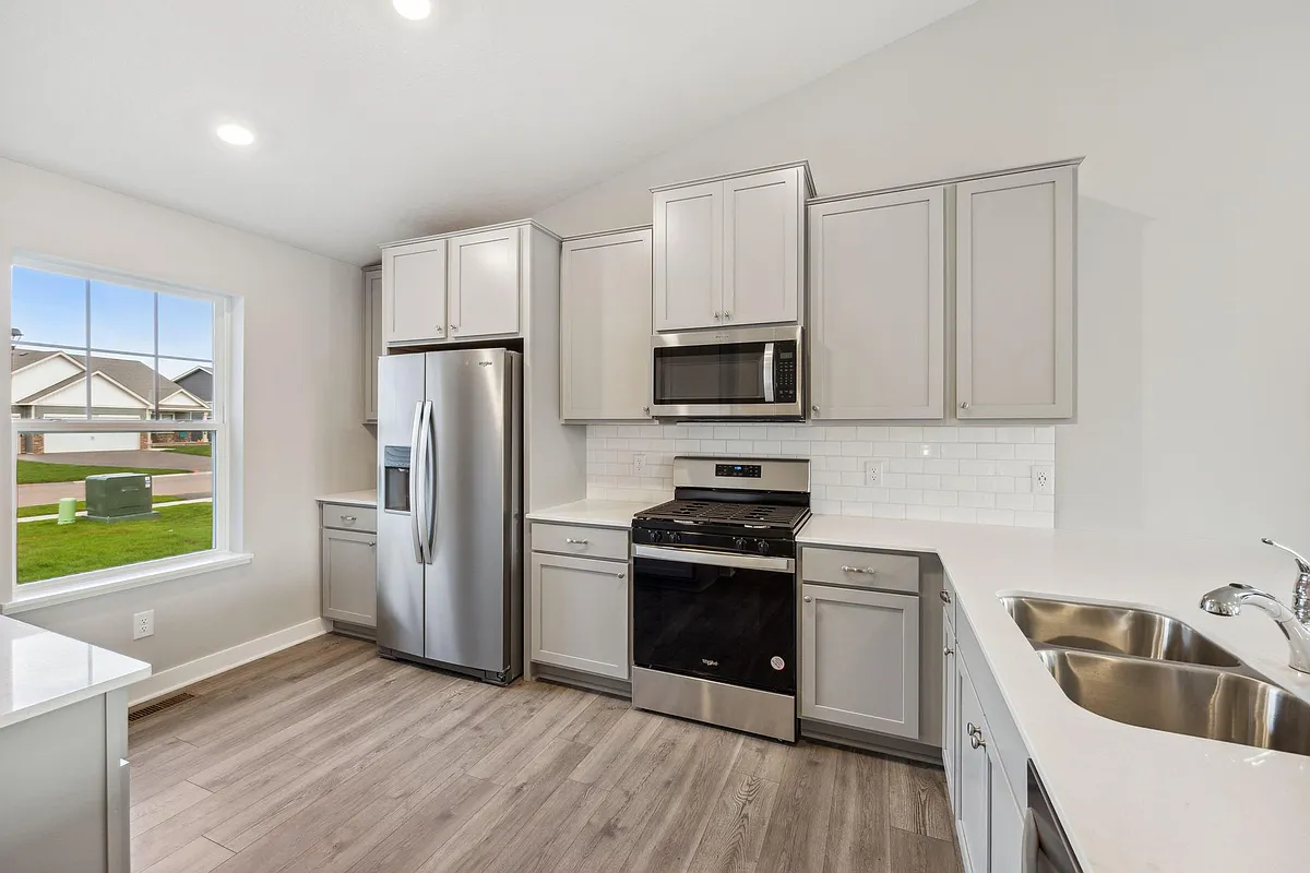 Building Photo - 5097 Mustang Dr
