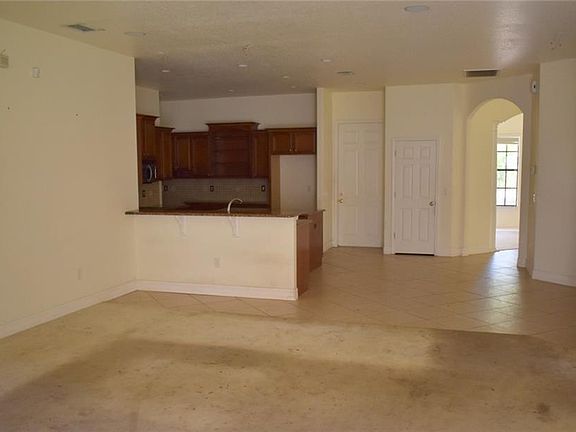 5th image of 8831 Alafia Cove Dr