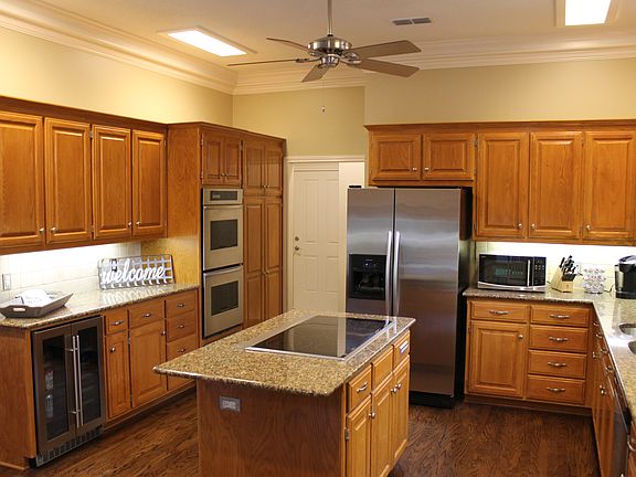 3rd image of 3305 Storey Lake Dr