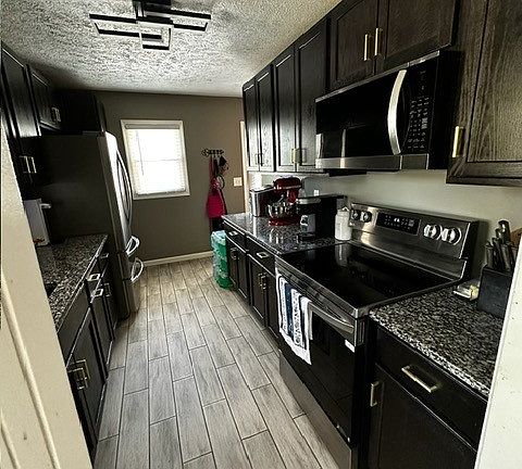 4th image of 2110 Leisure Ln