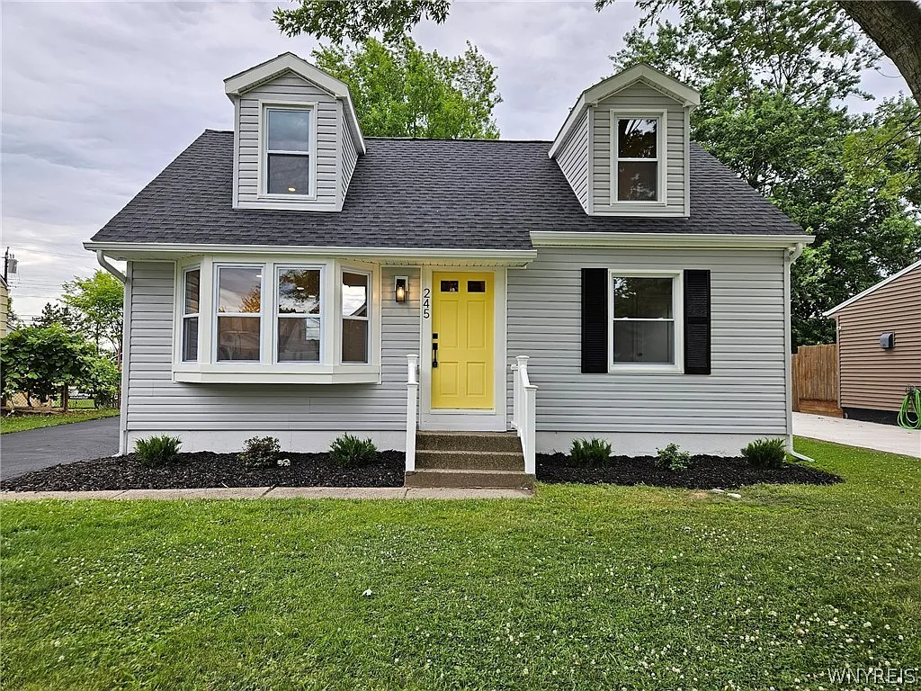 245 Westbrook Dr photo 1