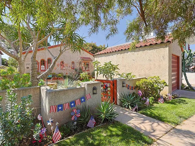 1027 Adella Ave — Photo 67