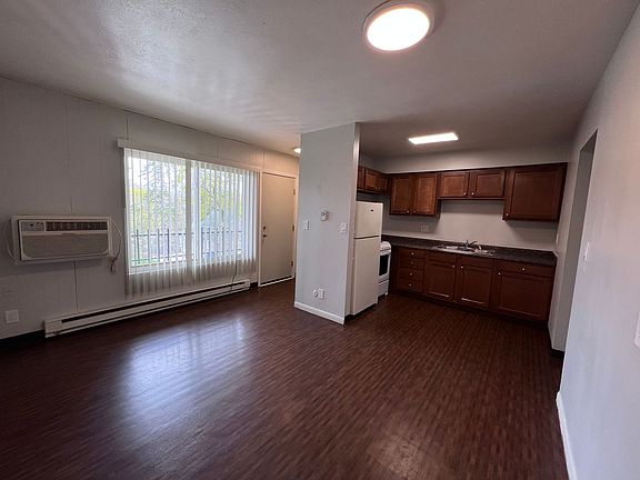 5th image of 500 Cedar St NE APT 7