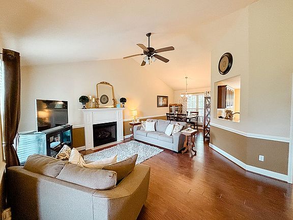 5th image of 235 Metcalf Ct
