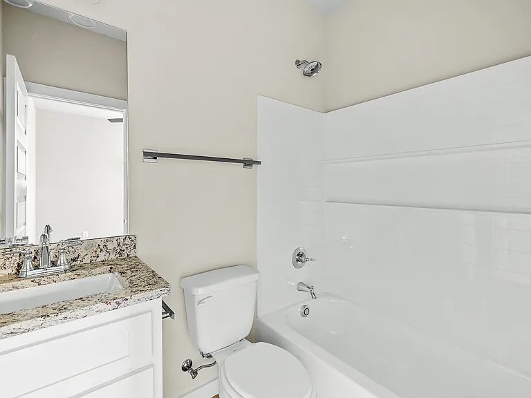 2290 W Tarleton St — Photo 32