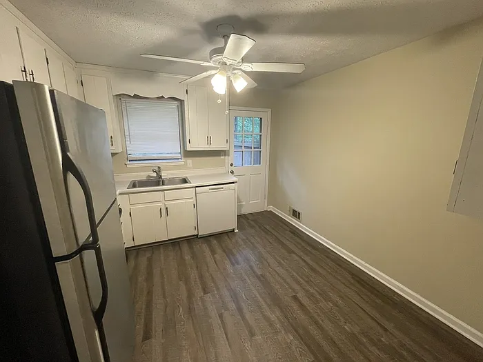 1060 Sourwood Ct #1060 — Photo 5