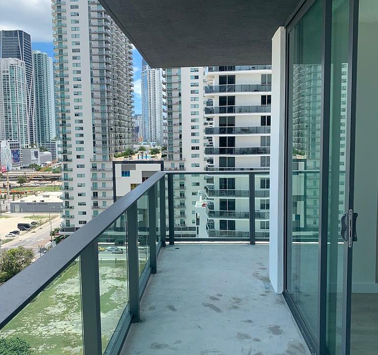 1st image of 1530 NE Miami Pl APT 22