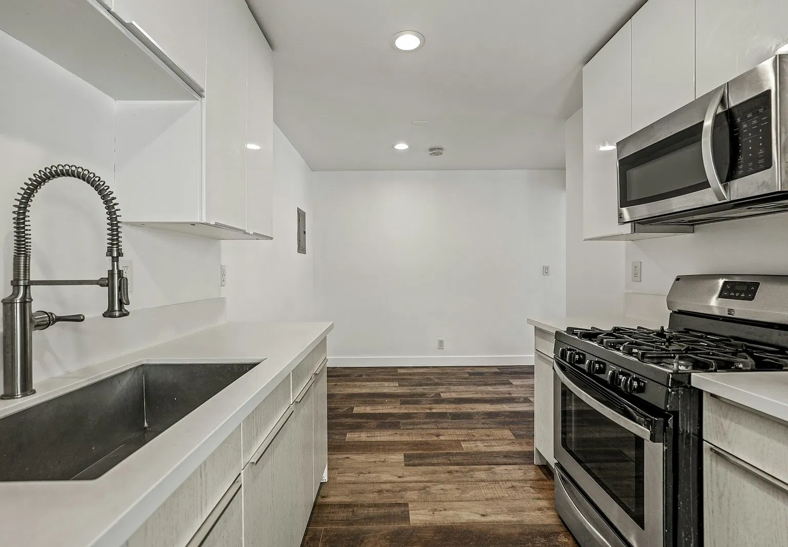 2730 Raymond Ave — Photo 3